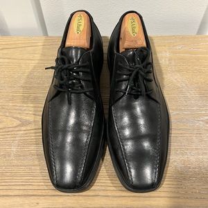 Kenneth Cole black leather dress shoes